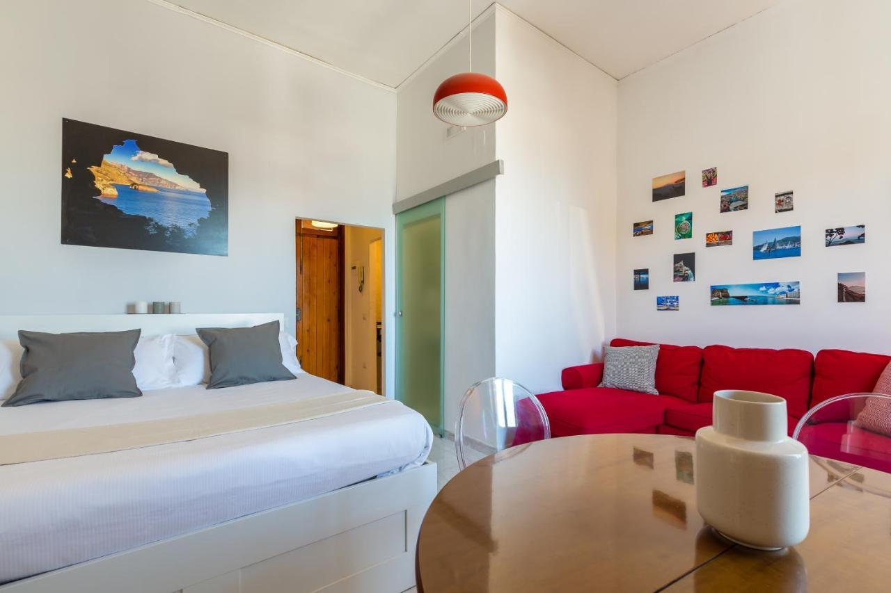 Seaview Apartment In Posillipo By Wonderful Italy 페스키에라델가르다 외부 사진